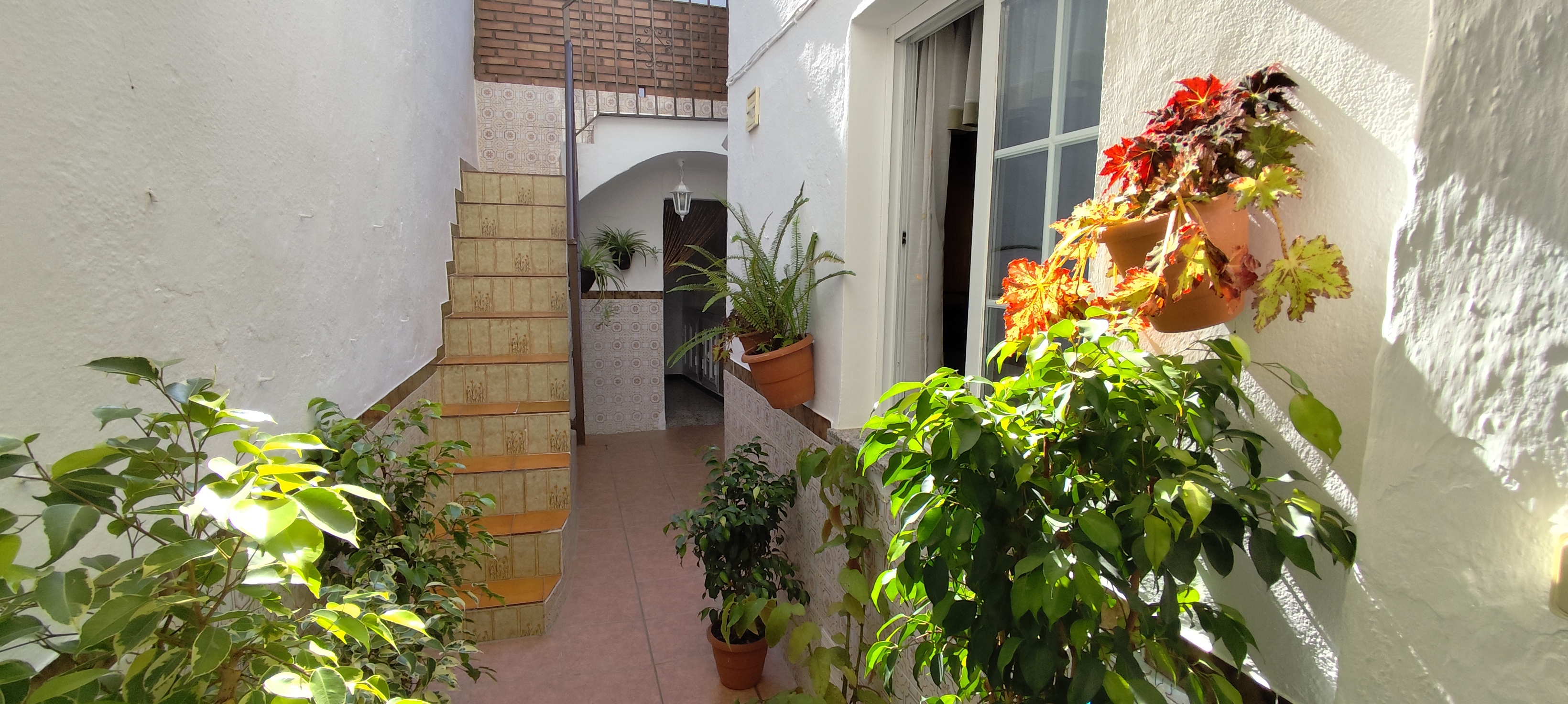 Casa céntrica en Coín, 3 dormitorios, patio y terraza - Imagen 3