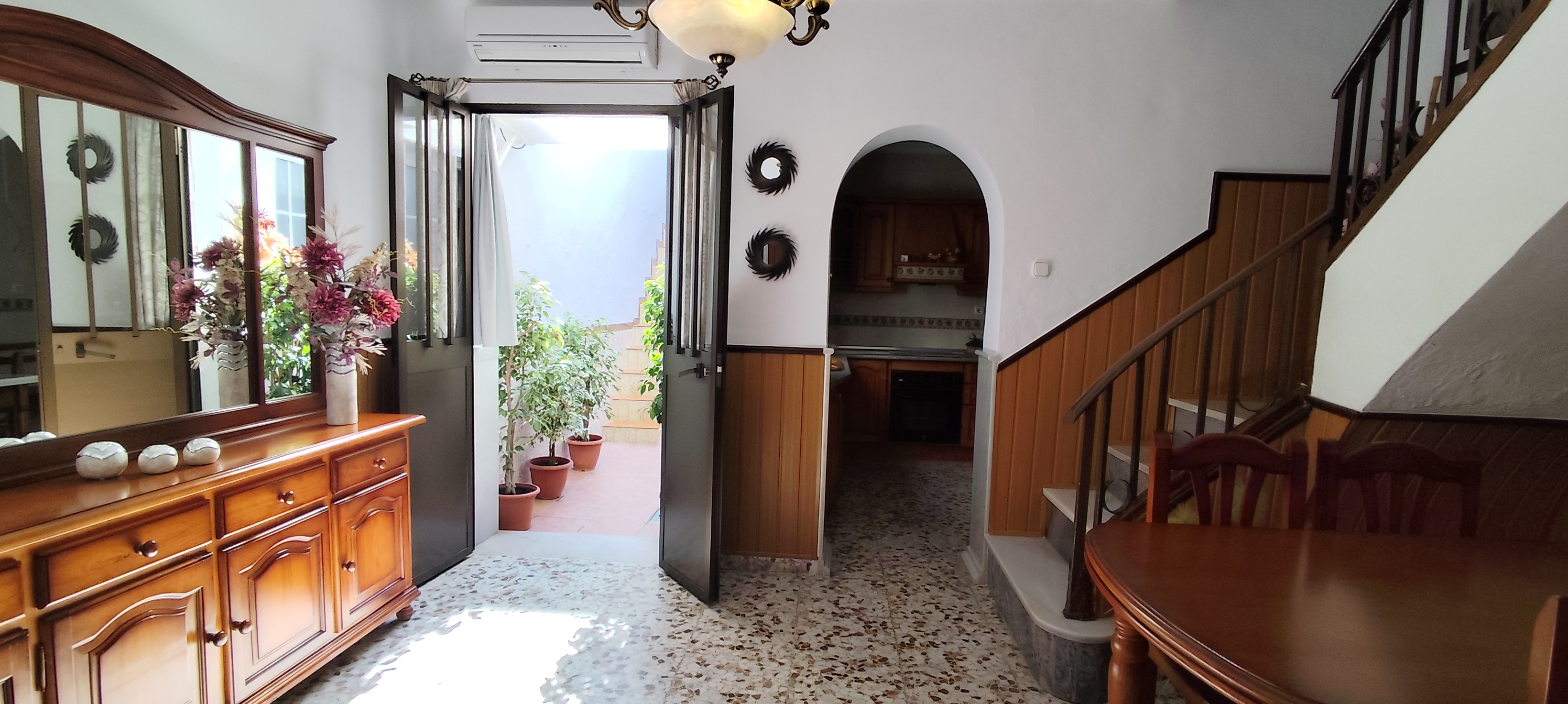Casa céntrica en Coín, 3 dormitorios, patio y terraza - Imagen 2
