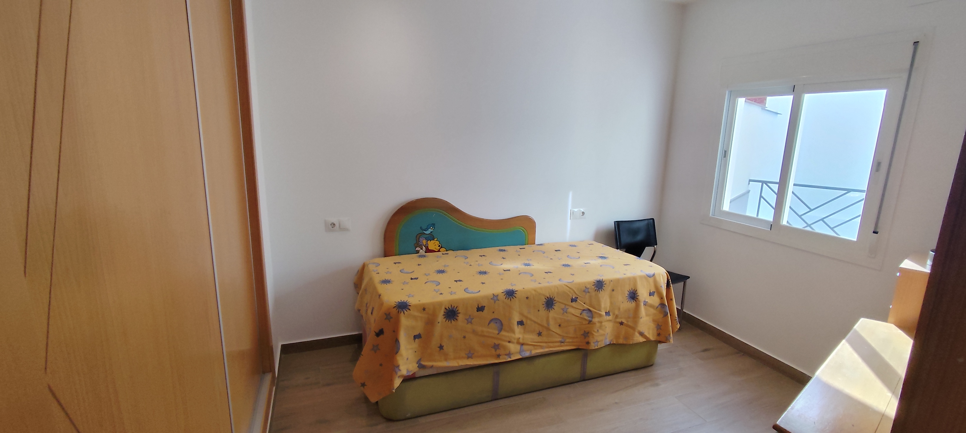 Casa céntrica con 4 dormitorios y 2 baños en Coín - Imagen 3
