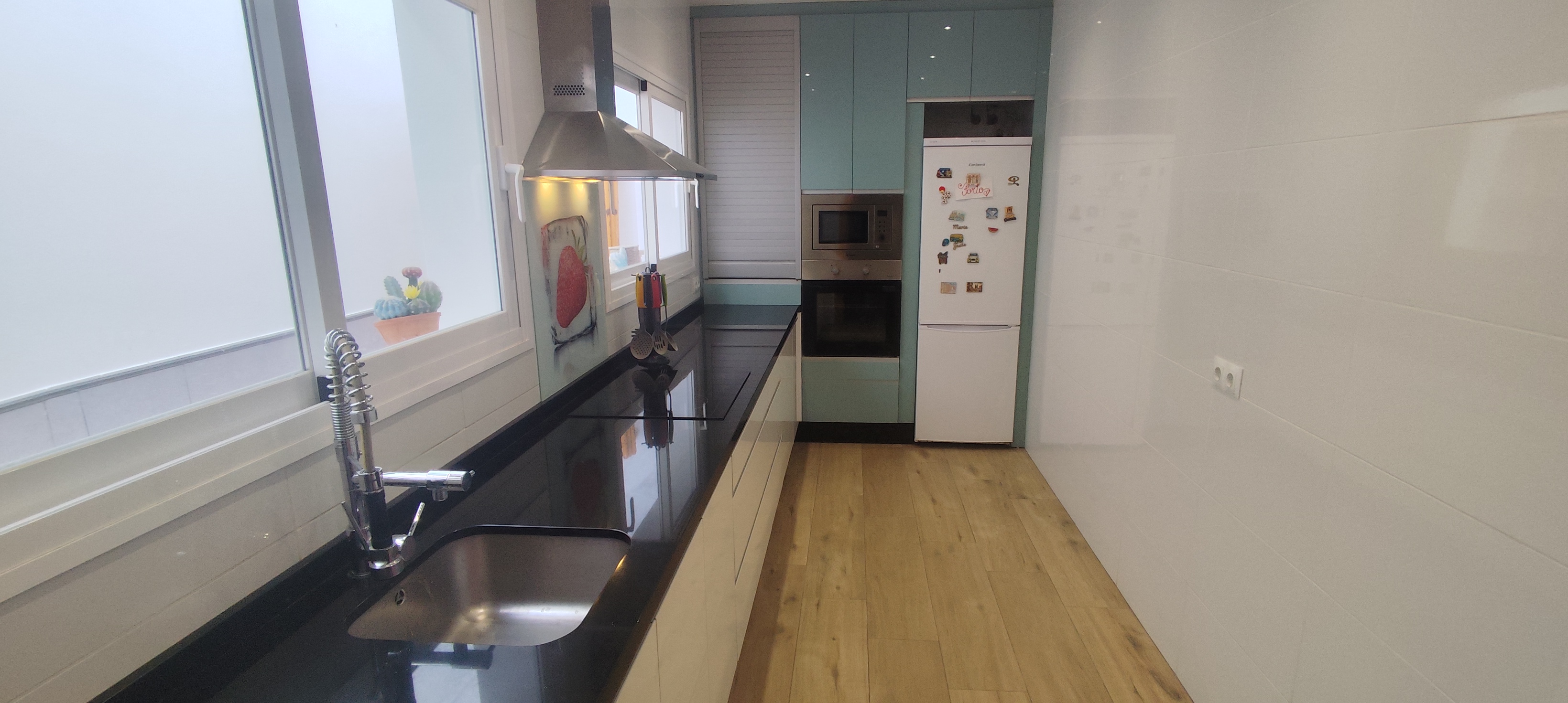 Casa céntrica con 4 dormitorios y 2 baños en Coín - Imagen 7