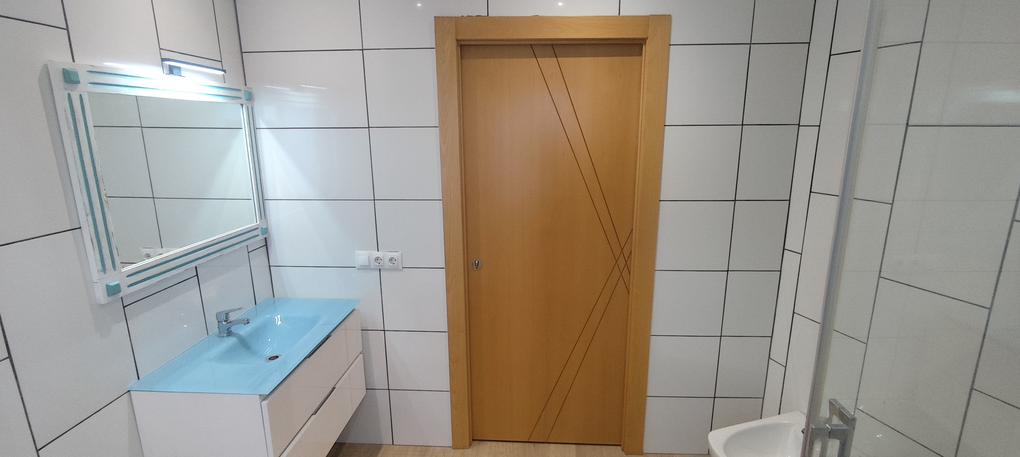 Casa céntrica con 4 dormitorios y 2 baños en Coín - Imagen 21