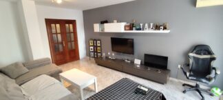 Piso de 3 dormitorio, 2 baños y terraza en Coín