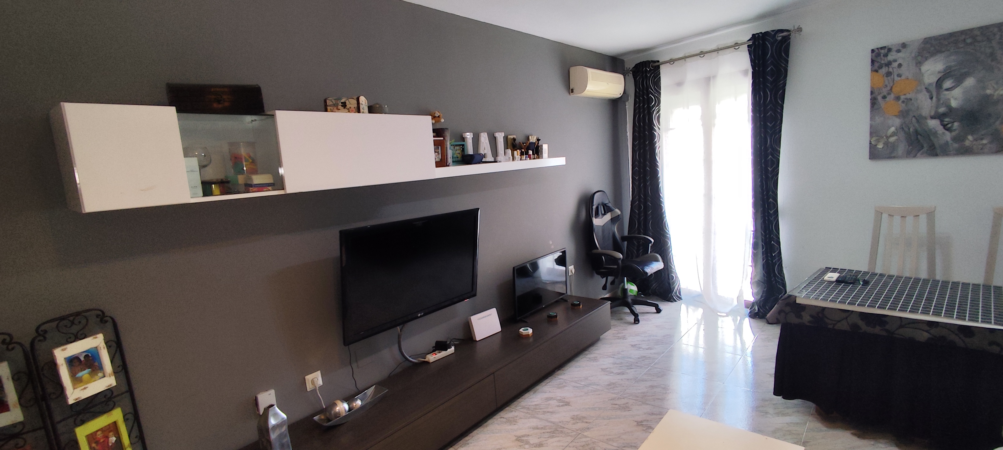 Piso de 3 dormitorio, 2 baños y terraza en Coín - Imagen 2